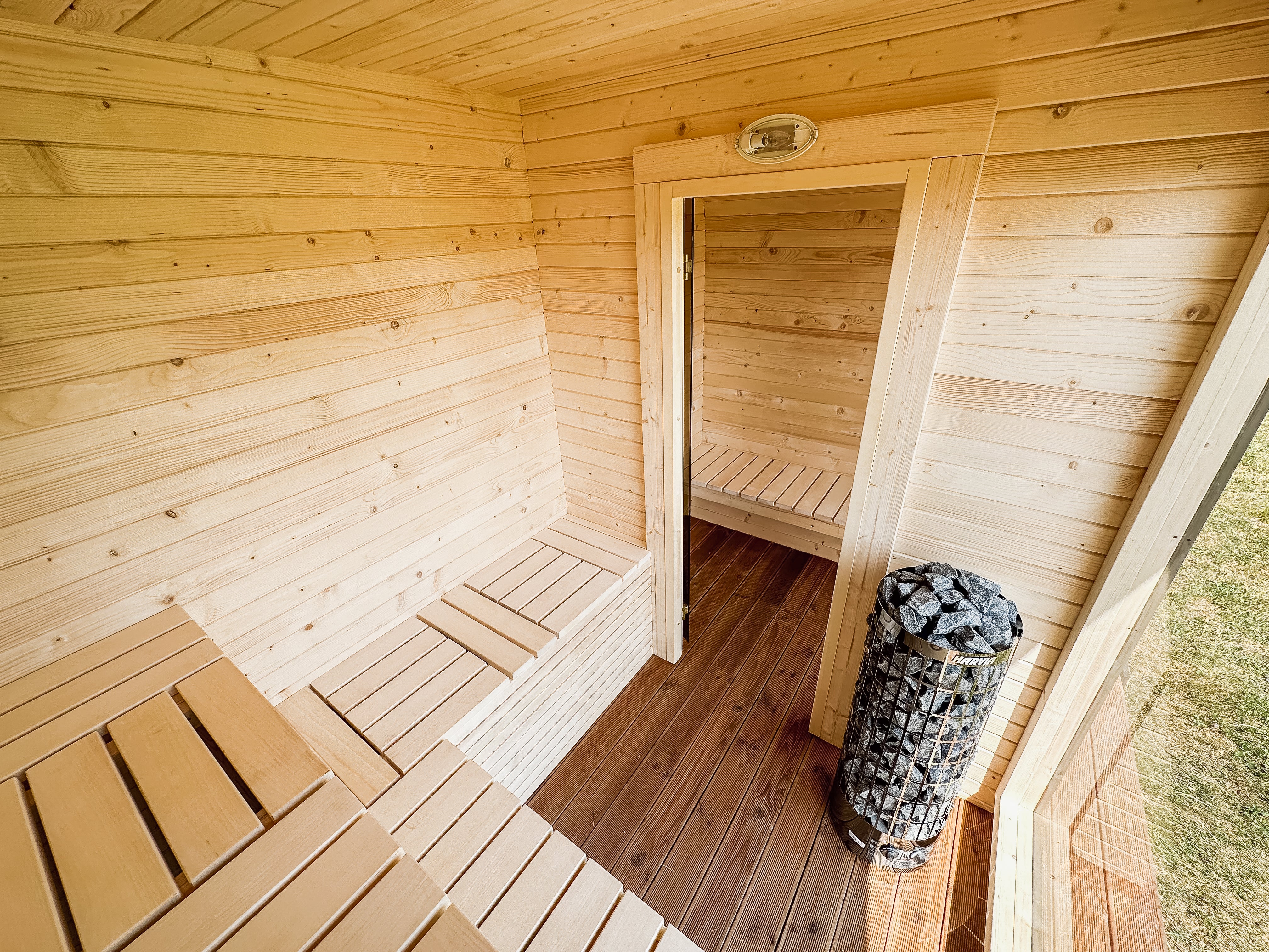 Halo Saunas Sanctuary Traditional Outdoor 6 to 8 Person Sauna - Nuovo Luxury