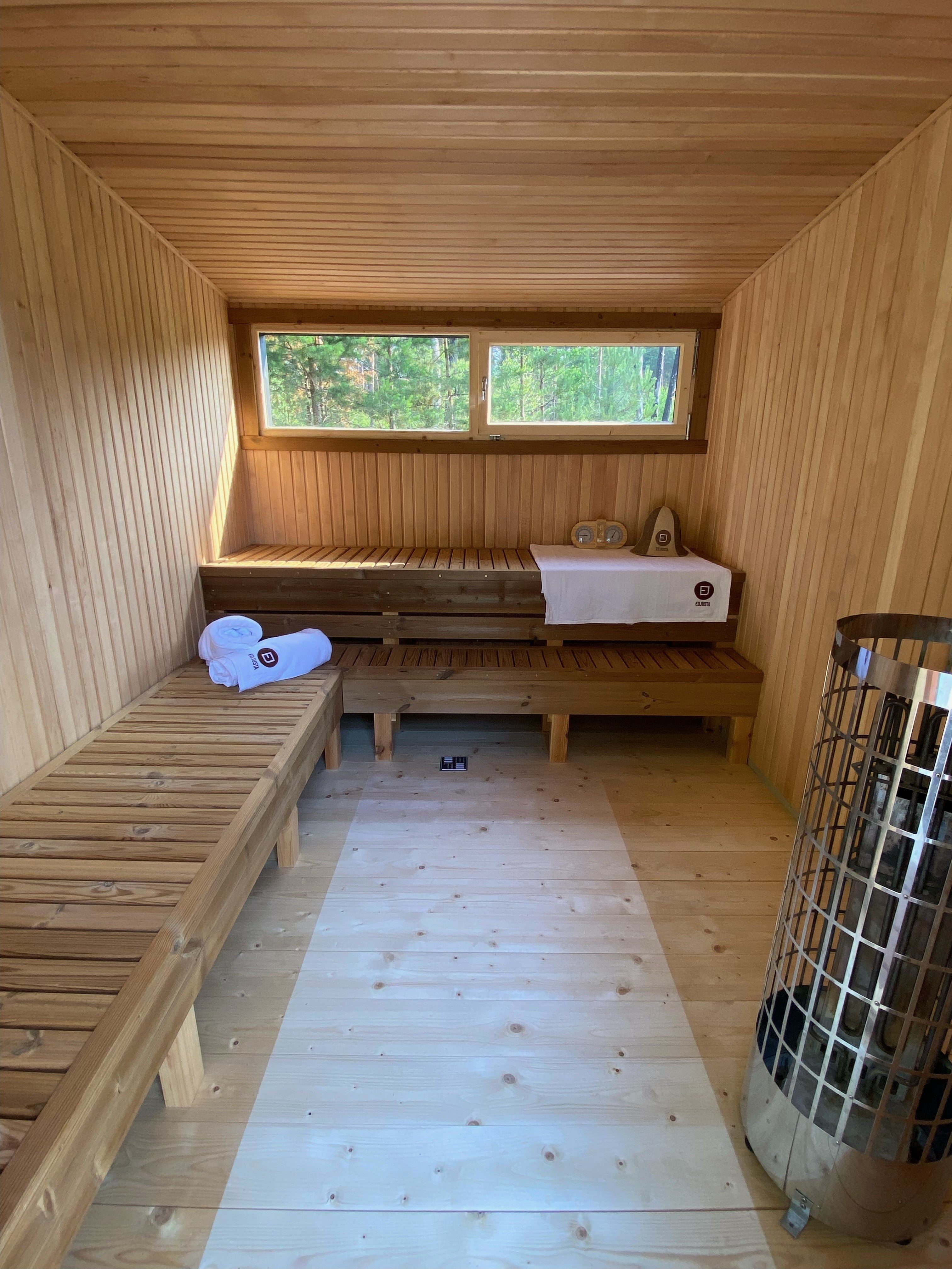 Halo Saunas Z1 Traditional Timber Frame Sauna 3.5m x 2.45m