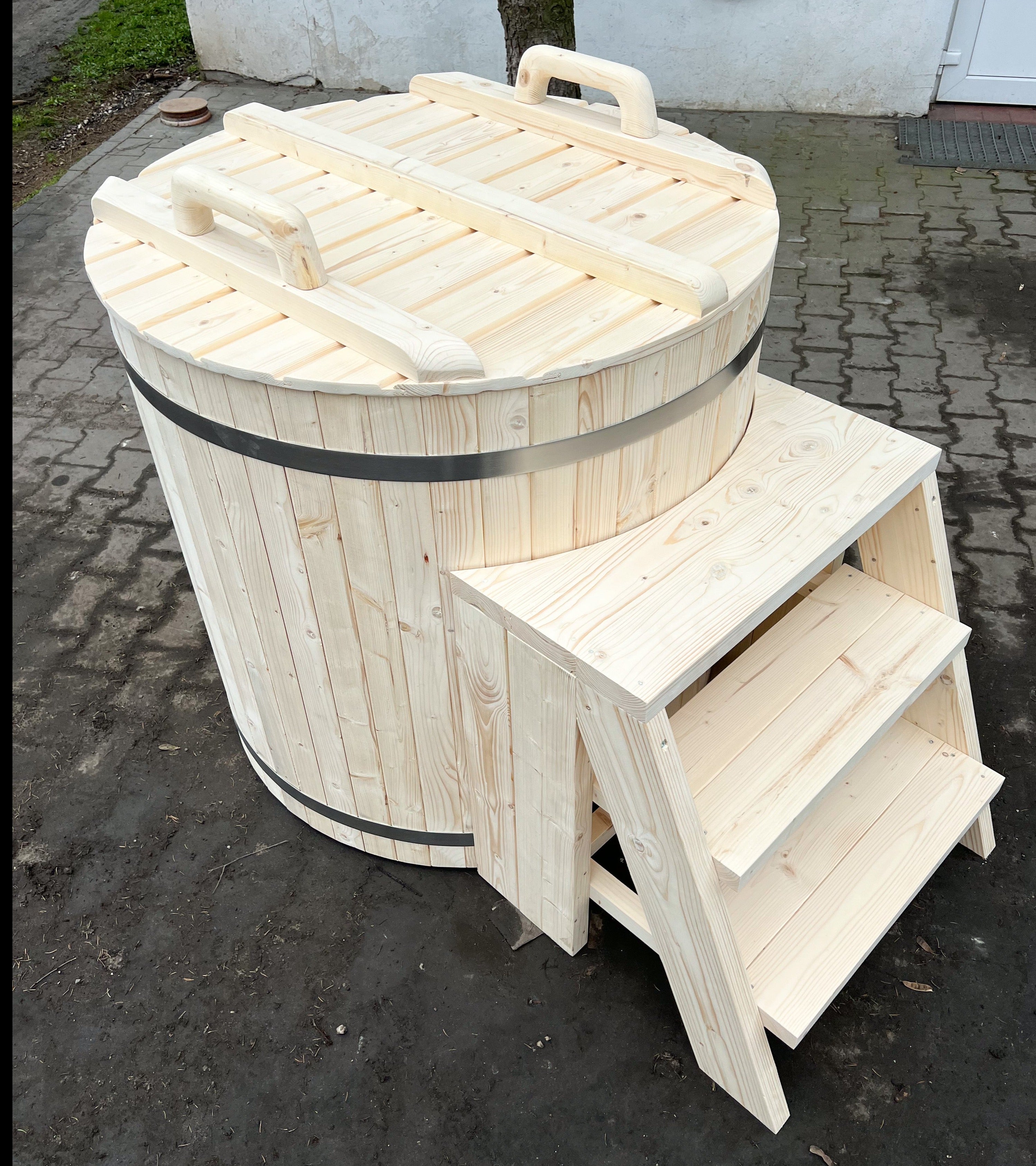 Halo Saunas Wooden Barrel Ice Bath