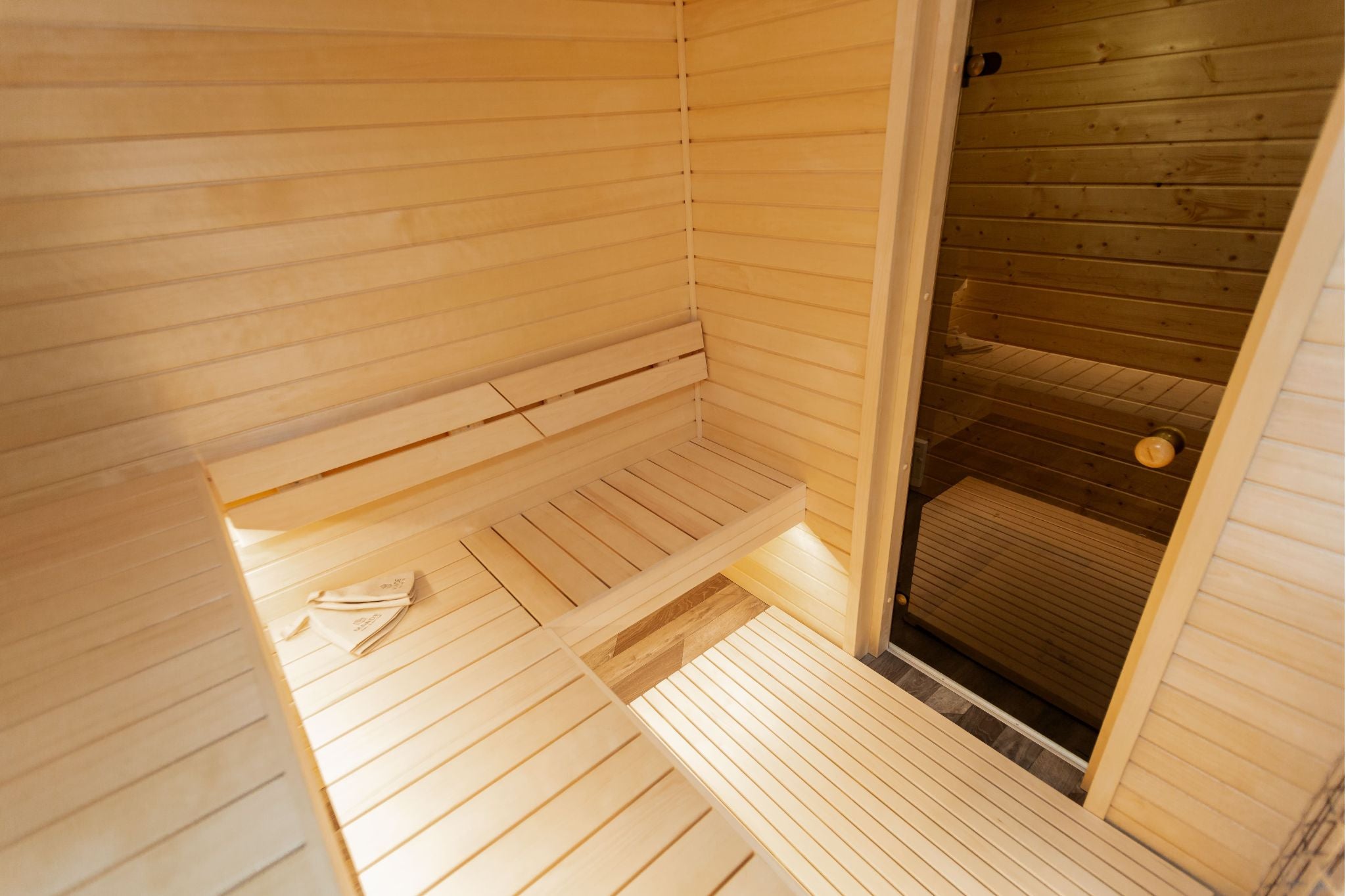 Halo Saunas Fort Soleil 4 to 6 Person Traditional Sauna