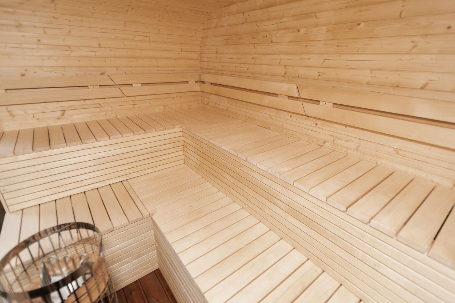 Halo Saunas Mini Sanctuary 4-6 Person Outdoor Sauna