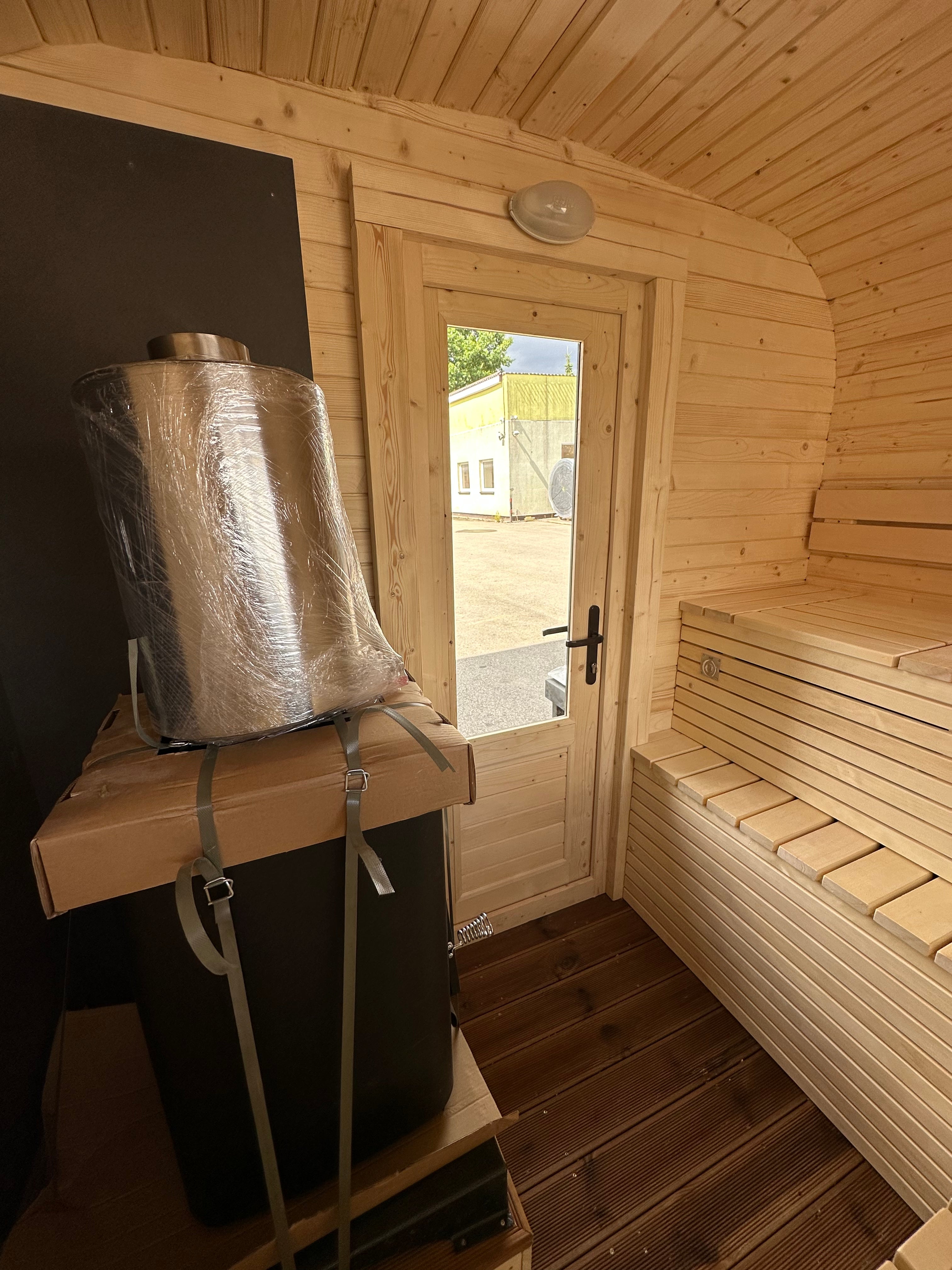 Halo Saunas Rejuvenation Quad Traditional Outdoor 4 to 6 Person Sauna - Nuovo Luxury