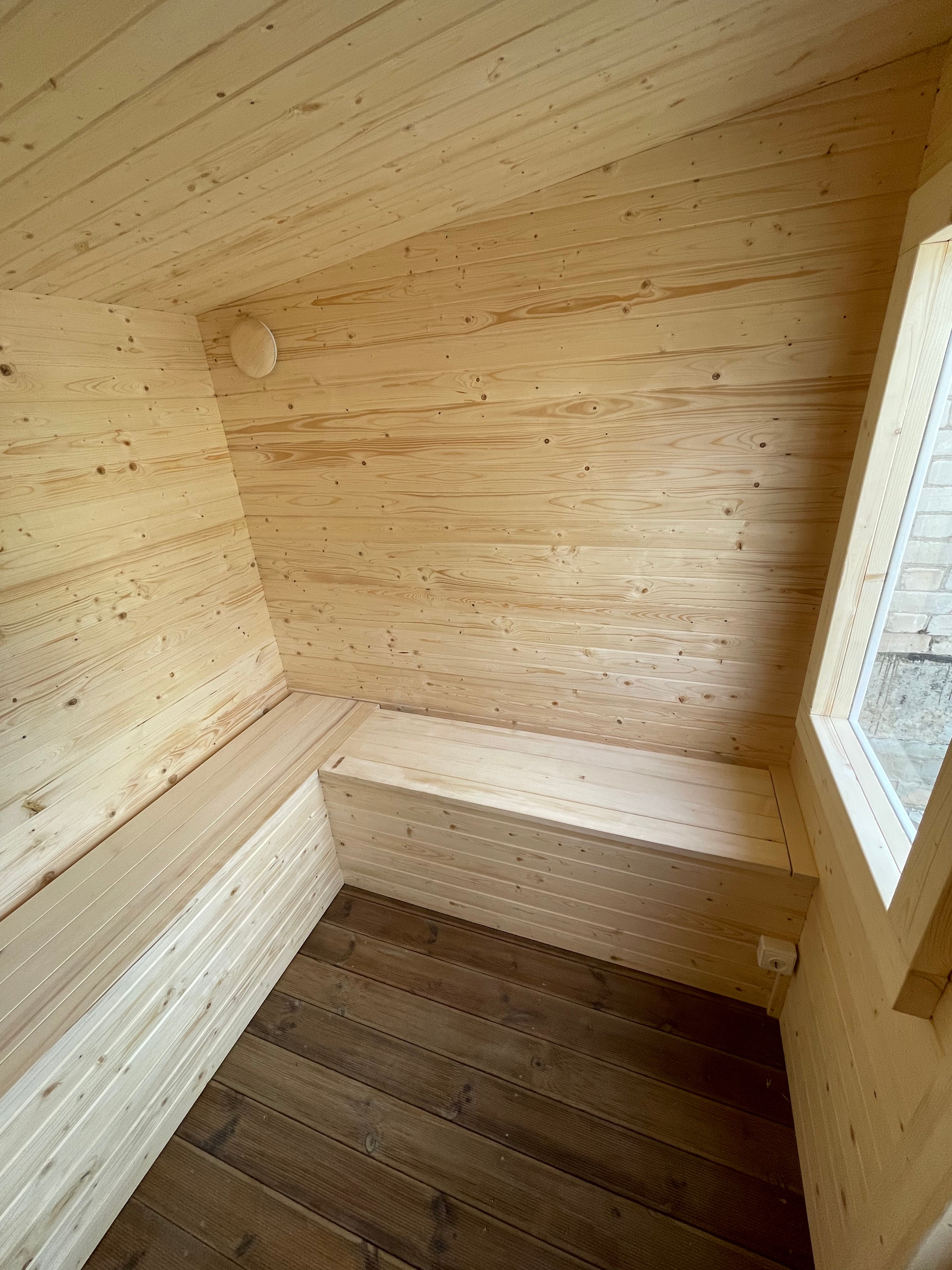 Halo Saunas The Nordic Escape Traditional Outdoor 6 Person Sauna - Nuovo Luxury